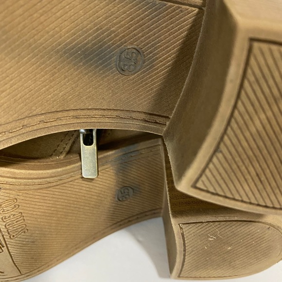 Roxy Dallas Heeled Ankle Boot in Sand/ Tan Size 8.5 - Picture 15 of 15